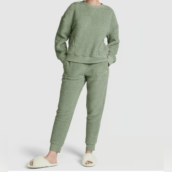 Victoria Secret Faux Fur Slides Medium - Picture 3 of 3